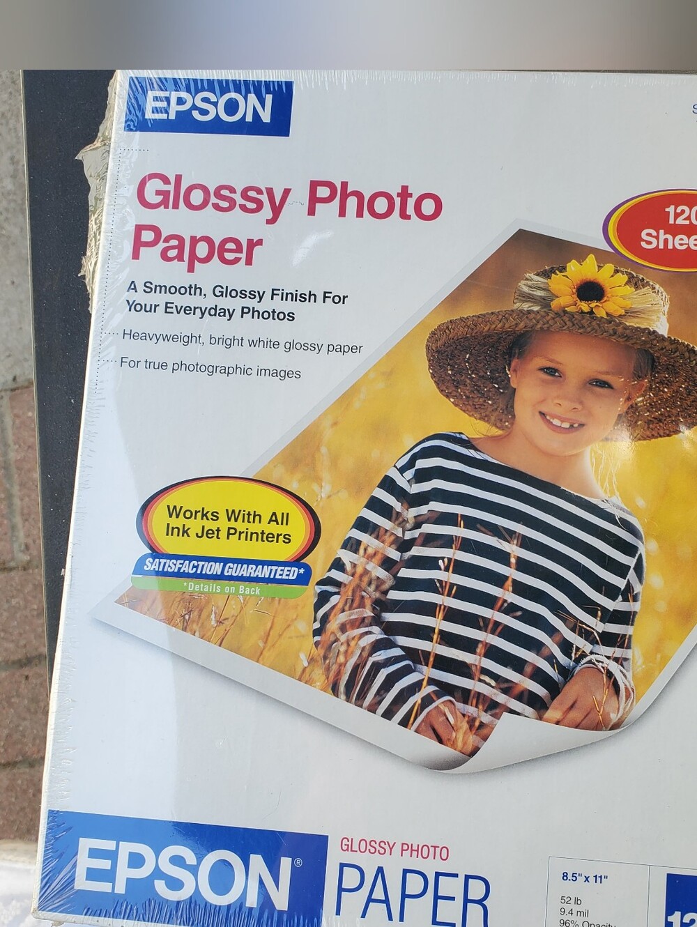 NWT Epson Glossy Photo Paper Pack in White 8.5x11, 120 Sheets